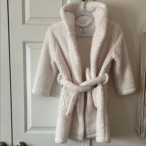 Pottery Barn solid sherpa kids robe size 4-6